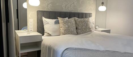 2 Schlafzimmer, Schreibtisch, Bügeleisen/Bügelbrett, kostenloses WLAN