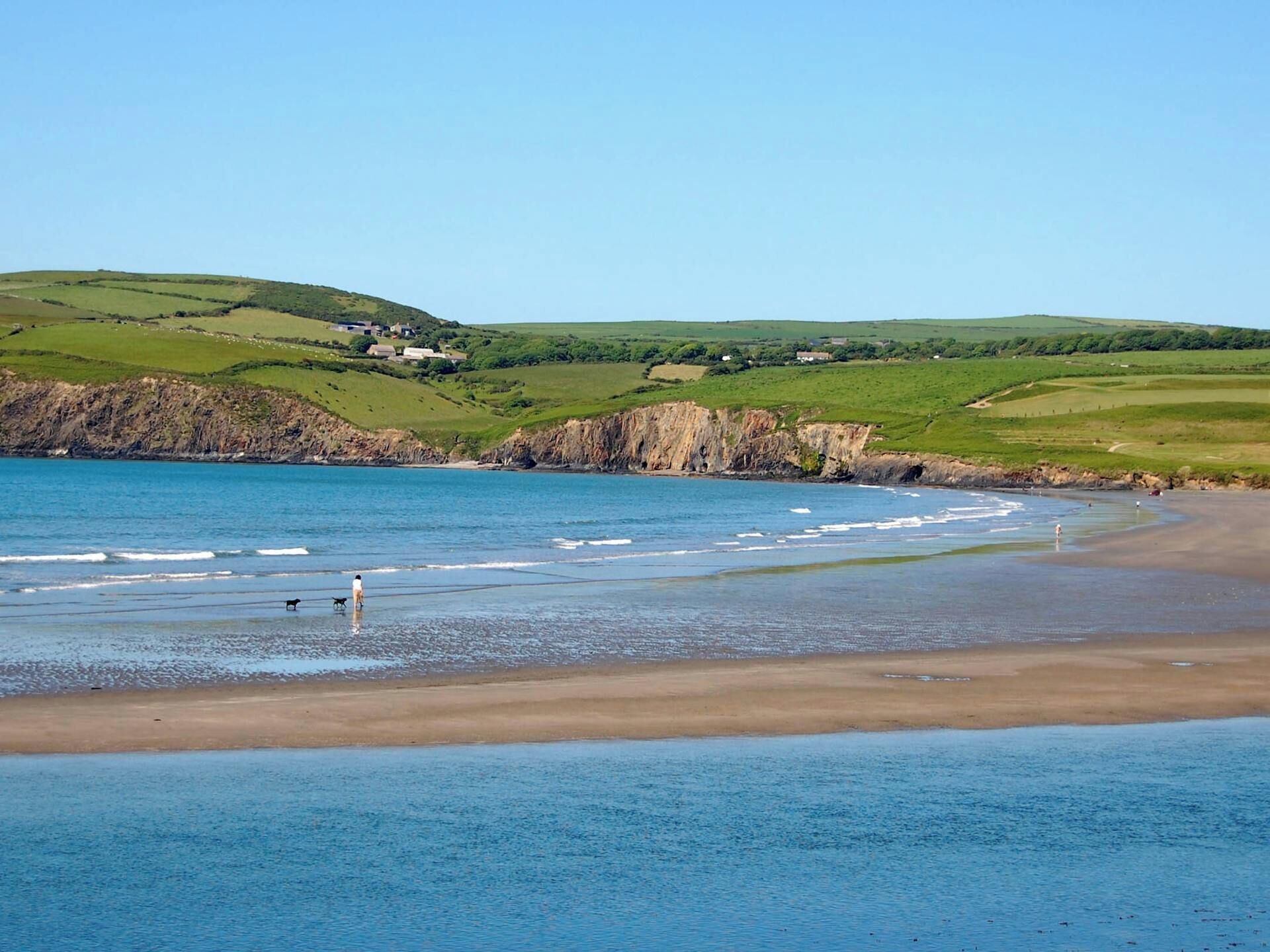 Una playa cerca