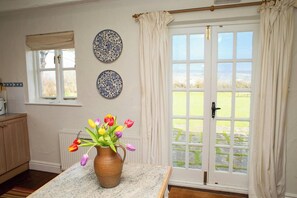 Interior - Brynceirios, Newport (Newport)