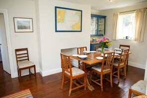 Dining - Brynceirios, Newport (Newport)