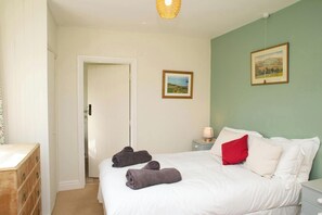 4 bedrooms, free WiFi, bed sheets - Brynceirios, Newport (Newport)