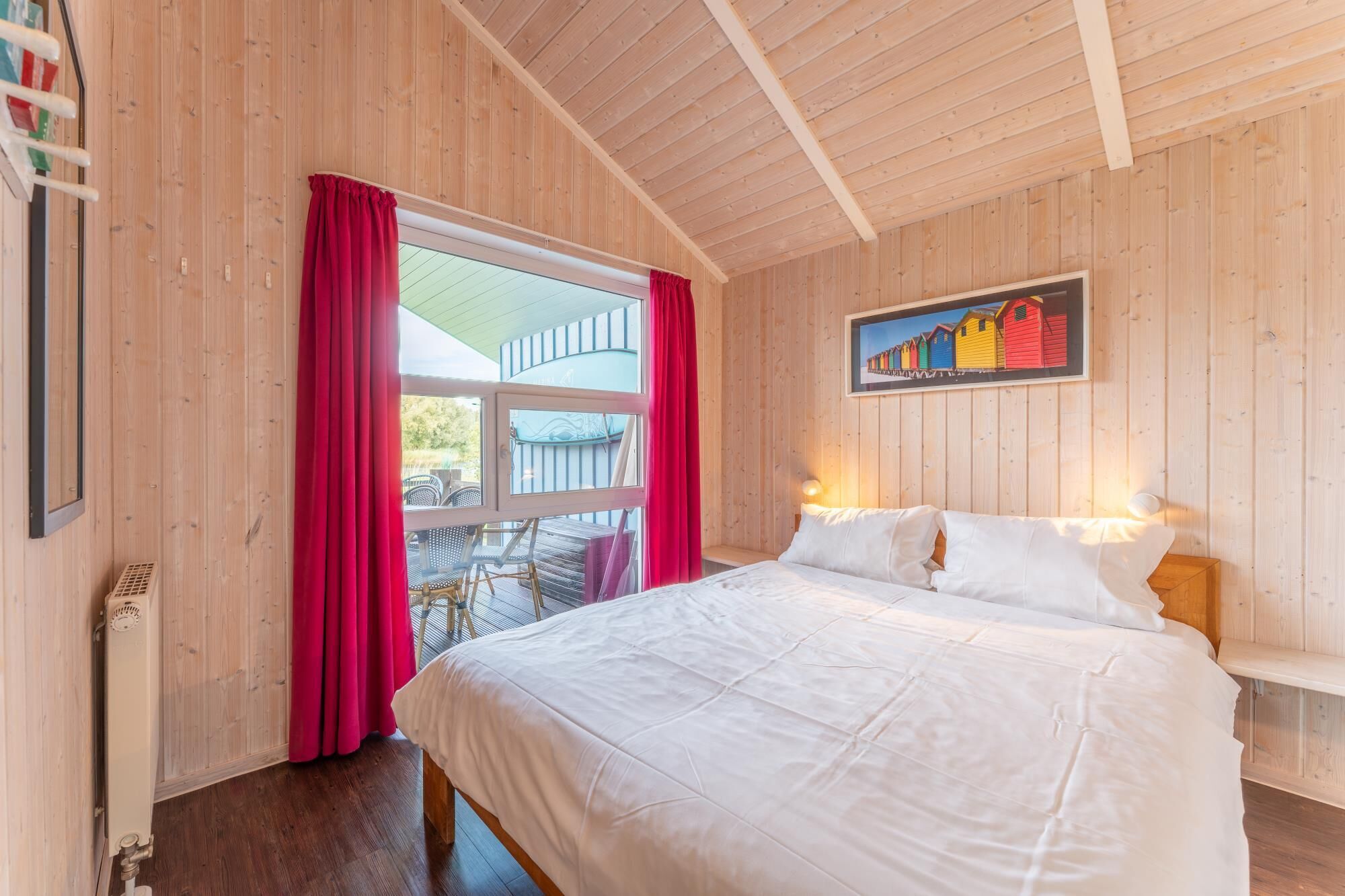 6 室のベッドルーム、WiFi (無料)