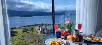 Alquiler DE Cabañas Campestres CON Hermosa Vista AL Lago DE Tota Cuitiva Boyaca