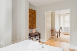 House | Floor plan - The Thames Embrace 3 BR & Garden House (London)