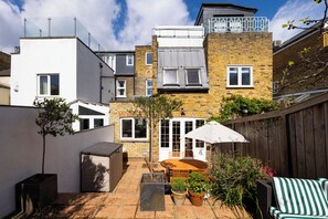 Terrace/patio - The Thames Embrace 3 BR & Garden House (London)