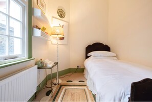 3 bedrooms, iron/ironing board, free WiFi