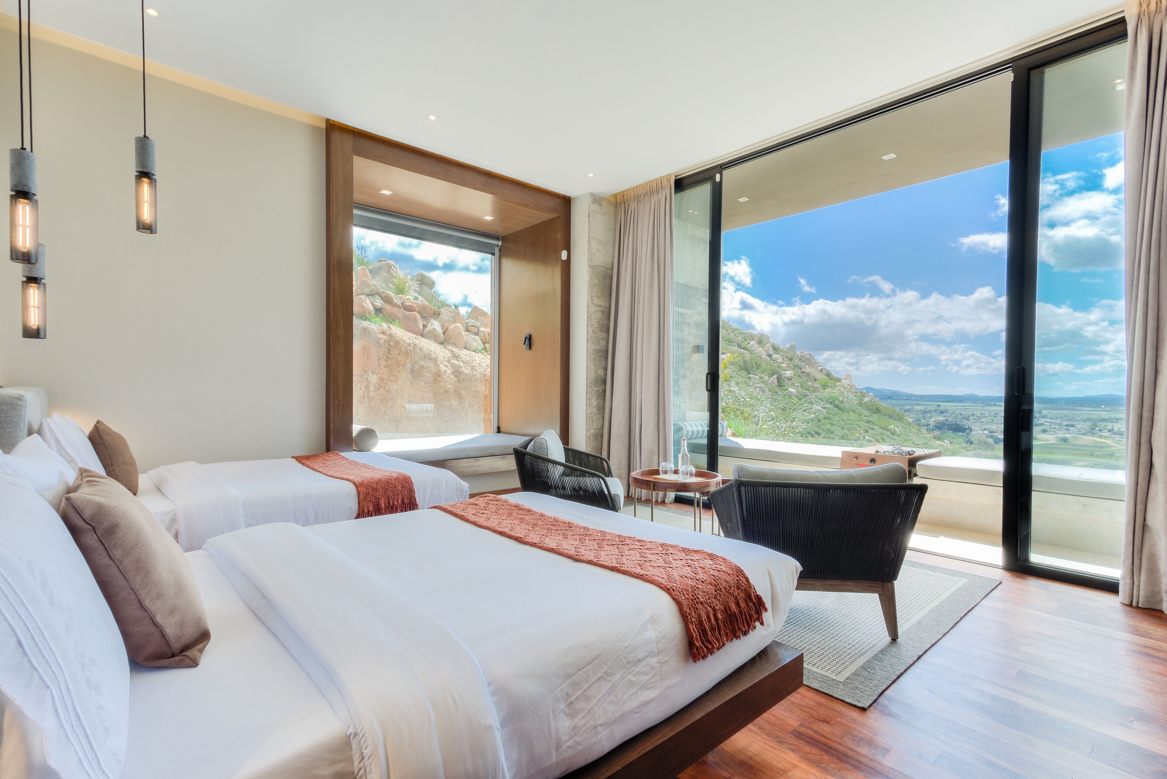 4 chambres, fer et planche à repasser, Wi-Fi, draps fournis