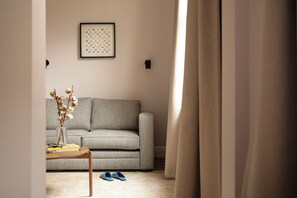 Standard Studio | Living room