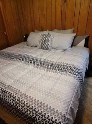 4 bedrooms - VIEWS of Mt Snow Cozy 4B/2BA Ski Chalet (Dover)