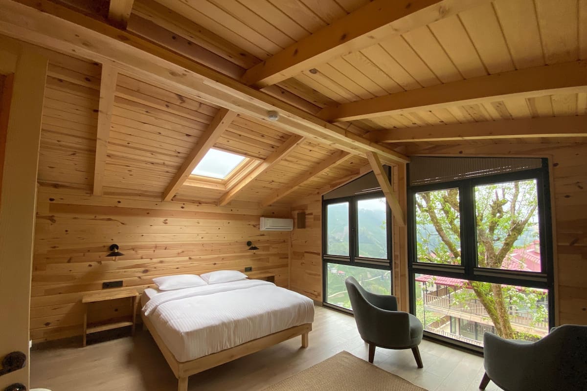 Comfort Room | 1 bedroom, laptop workspace, free WiFi, bed sheets