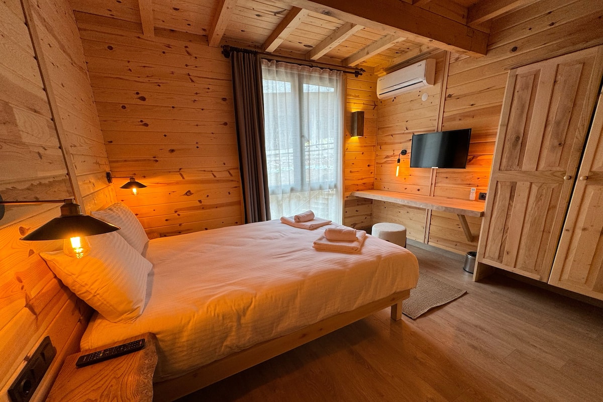 Standard Room | 1 bedroom, laptop workspace, free WiFi, bed sheets
