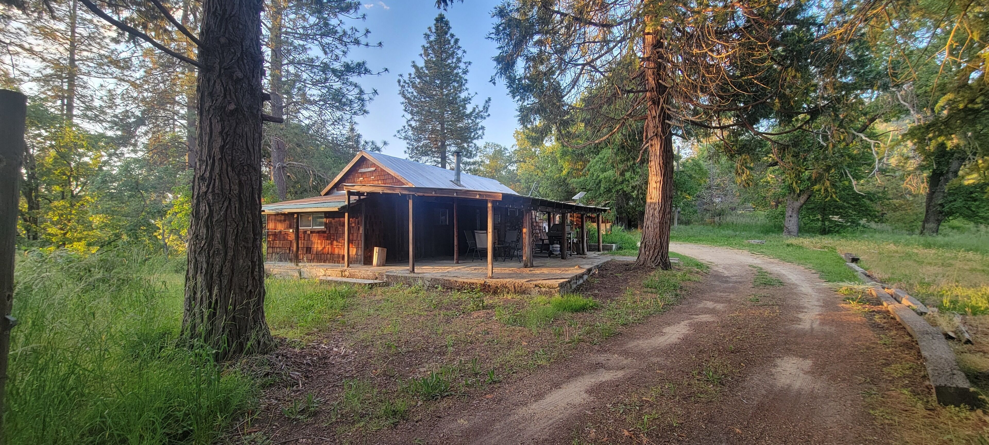 Kings Canyon Rustic Cabin