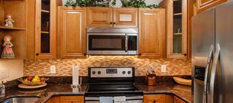 The Cove 4Rms 5Bed 2Bth \ Walking Distance 2 Beach