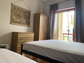 2 bedrooms, iron/ironing board, WiFi, bed sheets