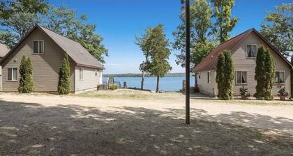 Rae's Retreat on Little Platte Lake w/ Private Dock!