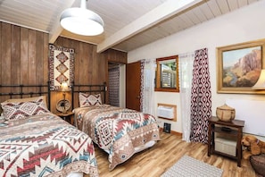 3 bedrooms, WiFi, bed sheets - Forest Retreat 3BR • Near UO, Autzen & River (Springfield)
