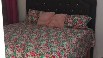 1 soveværelse, strygejern/strygebræt, Wi-Fi, sengetøj