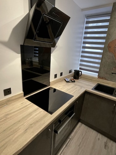 Newly renovated to a high,stylish standard 1bedroom apartment in  city centre!!!