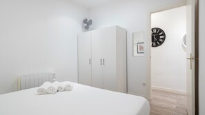 2 bedrooms, iron/ironing board, free WiFi, bed sheets