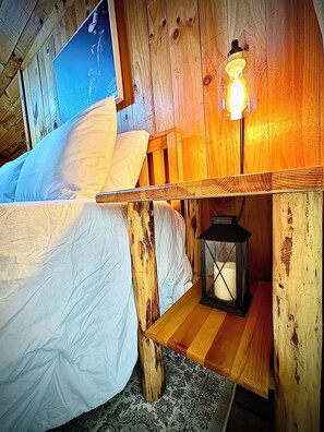 3 bedrooms, iron/ironing board, travel crib, free WiFi