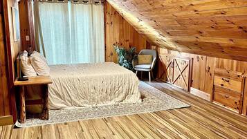 3 bedrooms, iron/ironing board, travel crib, free WiFi