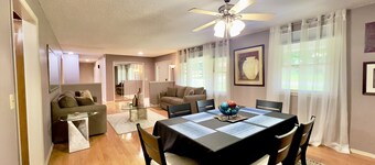 Spacious 3 bed, 2 bath home, 5 min to town square, close to Baxter Hospital