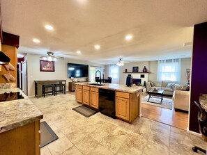 Interior - Spacious 3 bed, 2 bath home, 5 min to town square, close to Baxter Hospital (Mountain Home)