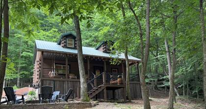 "Hidden Oaks" Log Cabin at Patoka Lake-French Lick - Southern Indiana Escape!