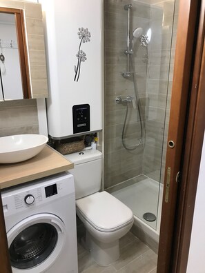 Bruser, håndklæder, Toiletpapir