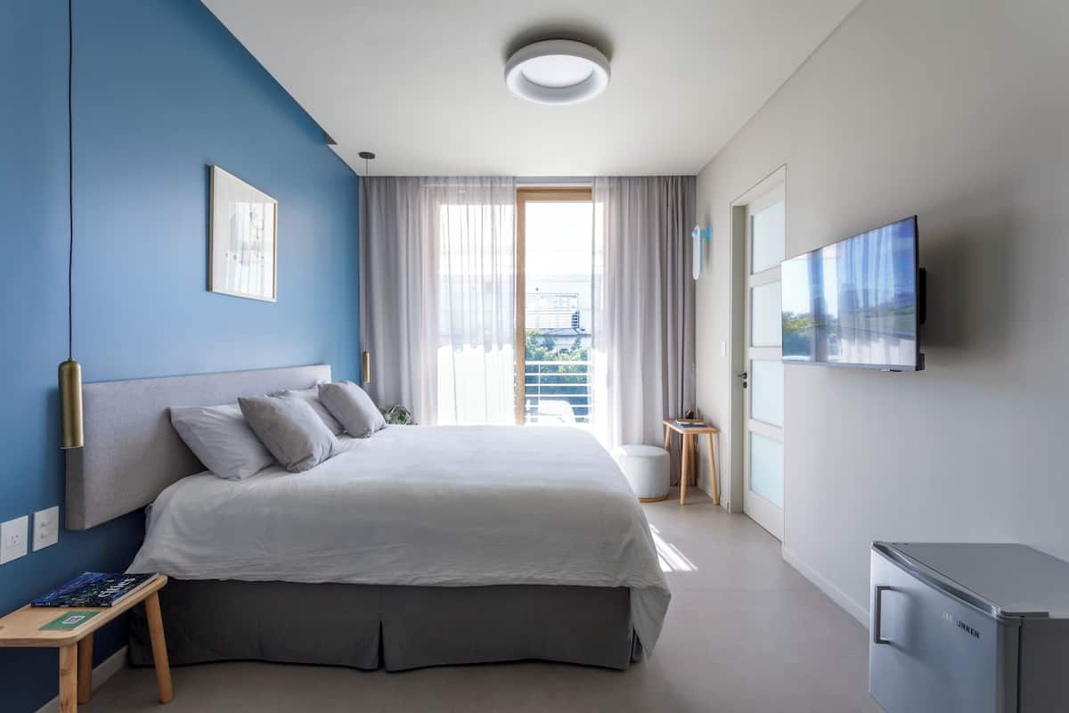 Studiosuite, Terrasse, Stadtblick | Zimmersafe, Verdunkelungsvorhänge, schallisolierte Zimmer
