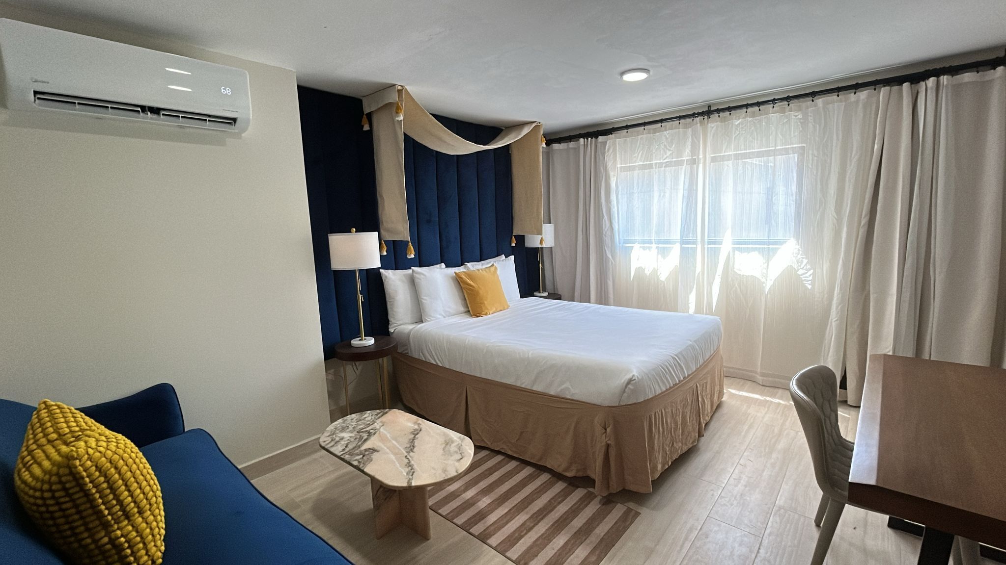 Camera Premium | Biancheria da letto di alta qualità, minibar, con stile personalizzato