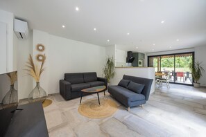 Living area - Spacious 3-bedroom villa in the heart of a Landes airial. (LACQUY)