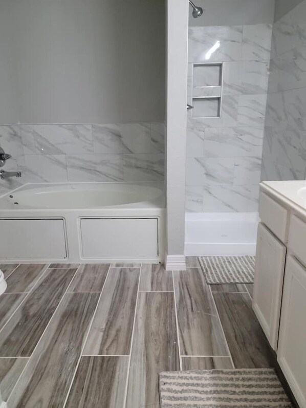 Bathroom - Cute And Cozy Hostel (Houston)