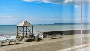 Deluxe Apartment, Beach View | Pemandangan dari bilik