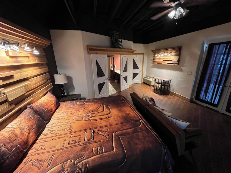 The Egyptian Room-ground Floor - Denton, TX