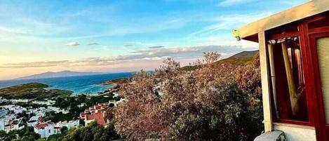 Panoramic Studio Suite, 1 Queen Bed with Sofa bed, Sea View, Mountainside | Terrace/patio