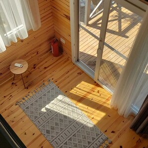 Deluxe Chalet, 1 Queen Bed with Sofa bed, Sea View, Mountainside | Living area