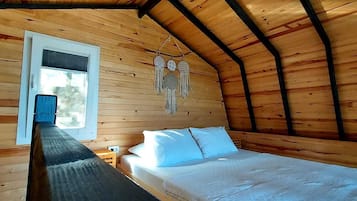 Deluxe Chalet, 1 Queen Bed with Sofa bed, Sea View, Mountainside