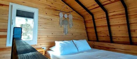 Deluxe Chalet, 1 Queen Bed with Sofa bed, Sea View, Mountainside