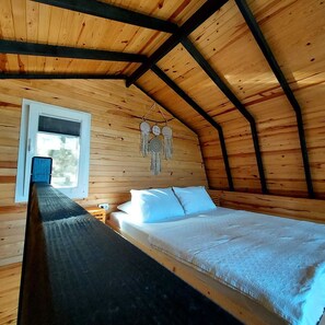 华丽木屋, 1 张大床和 1 张沙发床, 海景, 山腰 | 1 多间卧室、特色装修、特色家居、办公桌