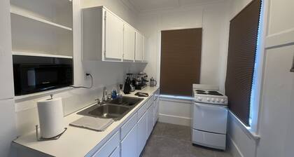 Charming Studio in the Heart of Montrose