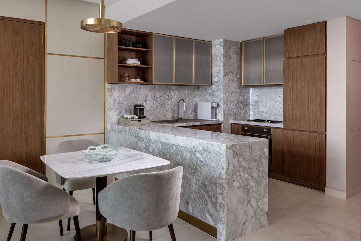 Ropa de cama de alta calidad, cubrecamas y colchones con efecto memoria