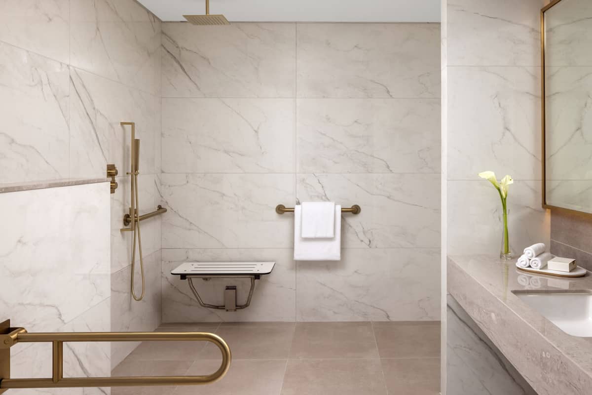 Studio, 1 King-Bett, barrierefrei, Balkon (Kitchenette, Canal View) | Hochwertige Bettwaren, Daunenbettdecken