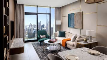 Ylelliset vuodevaatteet, untuvapeitot, memory foam -patjalliset sängyt