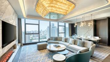 Presidential Room, 1 Queen Bed
