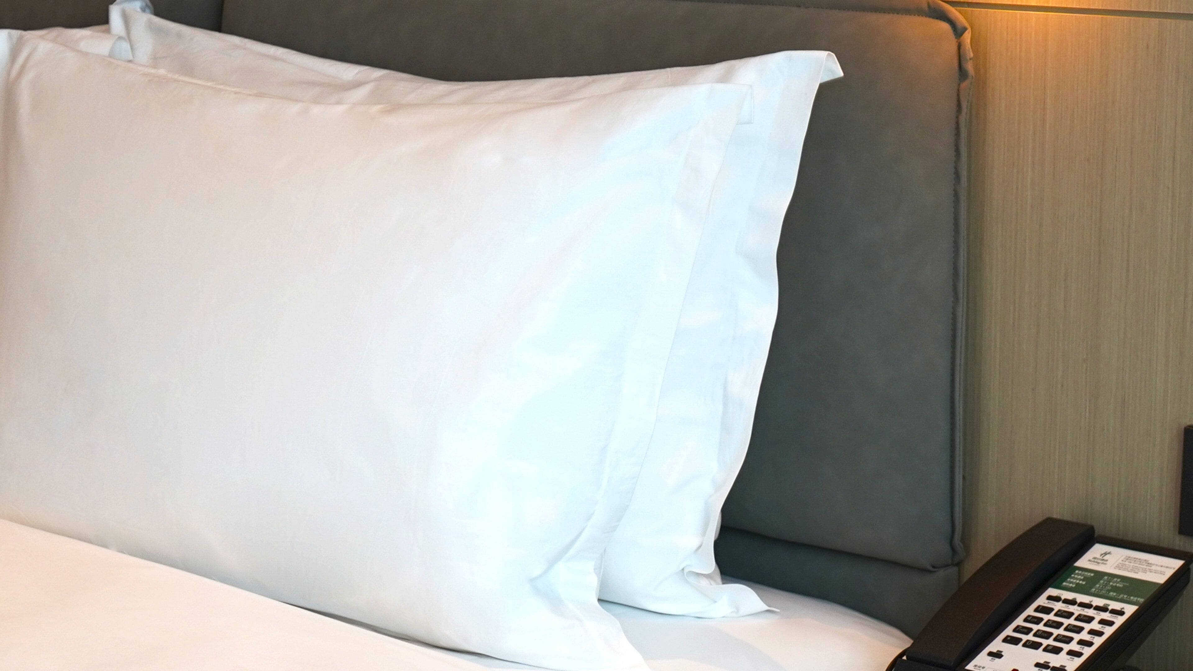 Mini-bar avec articles gratuits, coffres-forts dans les chambres