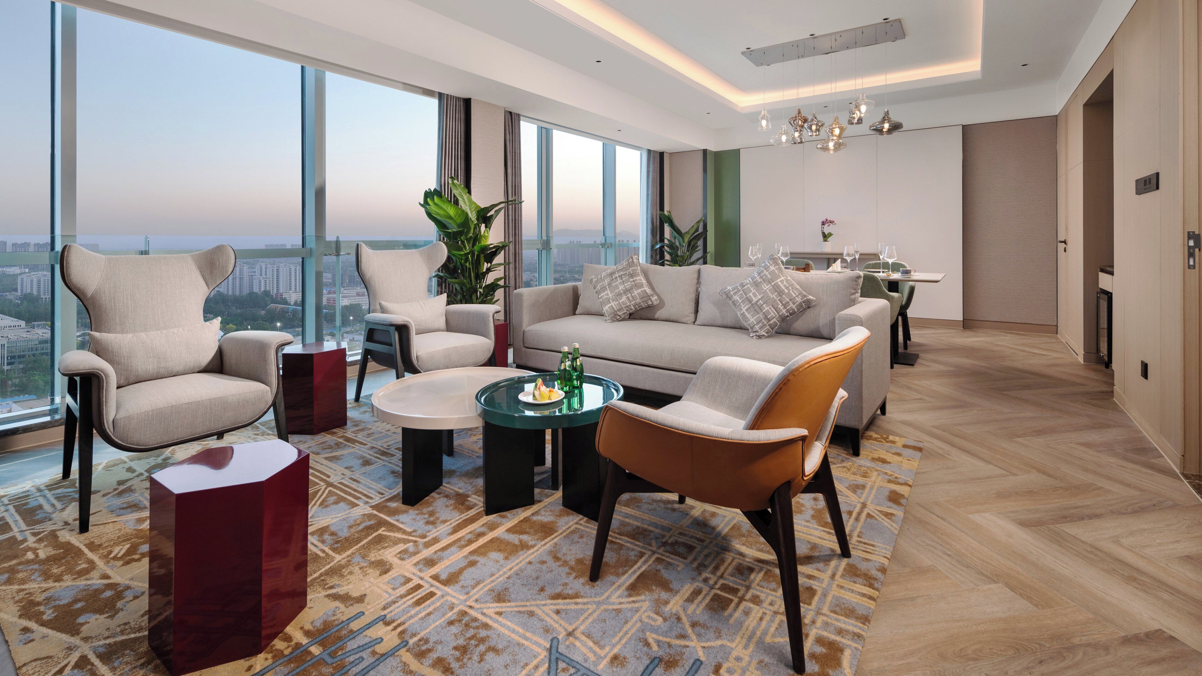 Suite, 1 Bedroom (Dining Area) | Room amenity