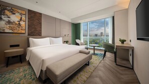 Free minibar items, in-room safe, individually decorated - Holiday Inn Shijiazhuang High Tech Zone by IHG (Shijiazhuang)