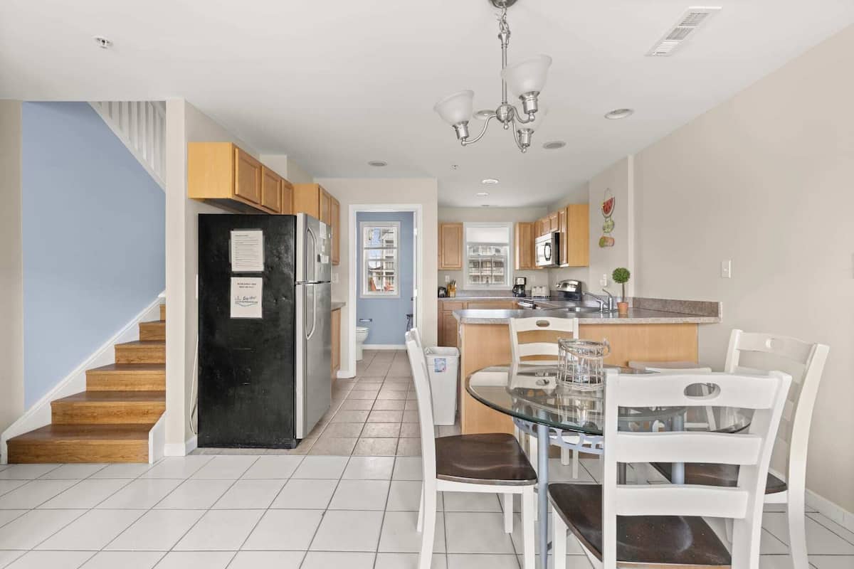 Basic Apartment | 4 bedrooms, free WiFi, bed sheets