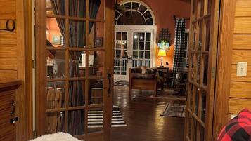 2 chambres, fer et planche Ă repasser, Wi-Fi gratuit, draps fournis